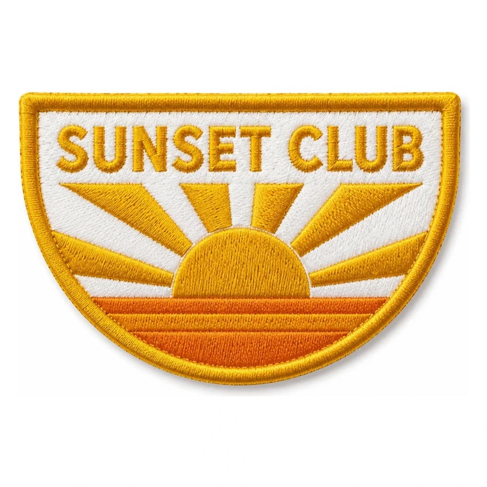 Écusson brodé demi-rond Sunset Club, soleil couchant orange